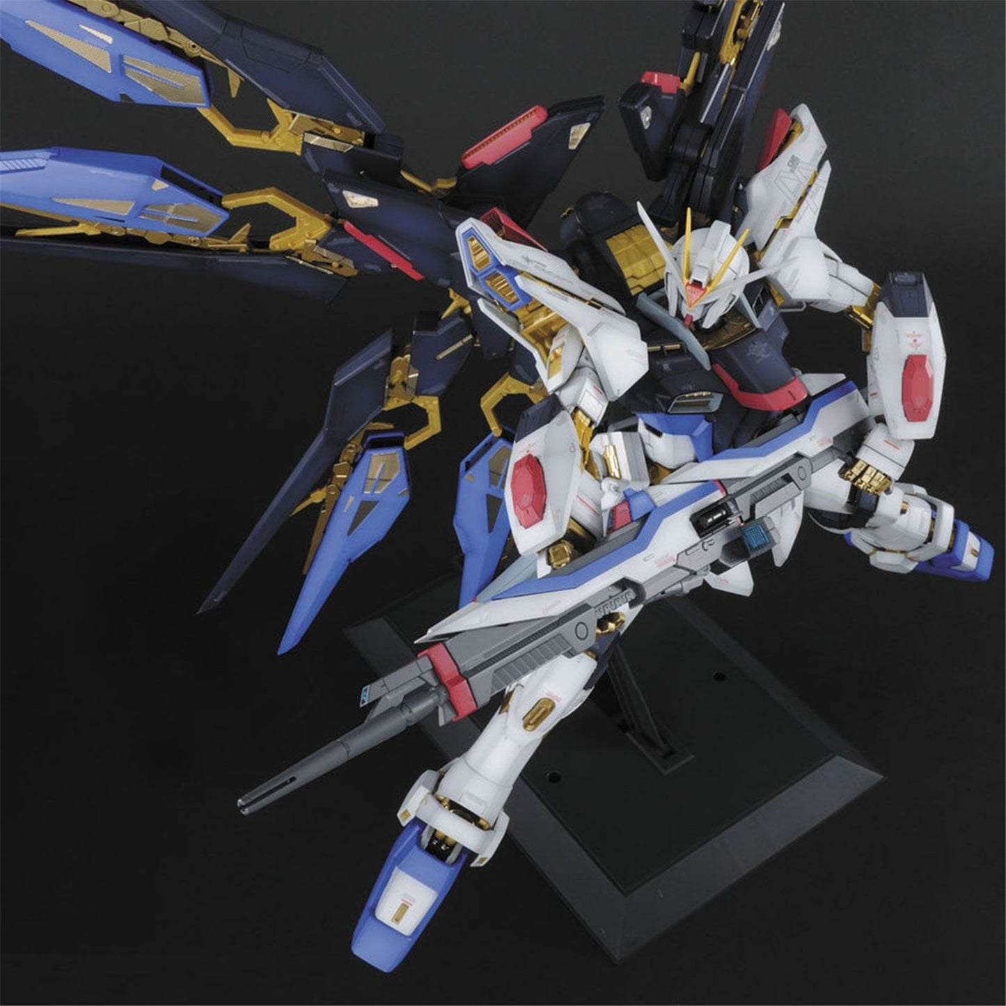 Bandai: PG 1/60 Strike Freedom Gundam