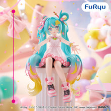 FuRyu: Noodle Stopper Figure - Hatsune Miku (10th Anniversary)