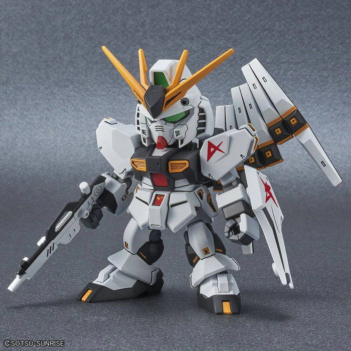 Bandai: SD Gundam Ex-standard Nu Gundam