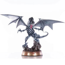 First 4 Figures: Yu-Gi-Oh! Blue-Eyes White Dragon Statue (Silver)