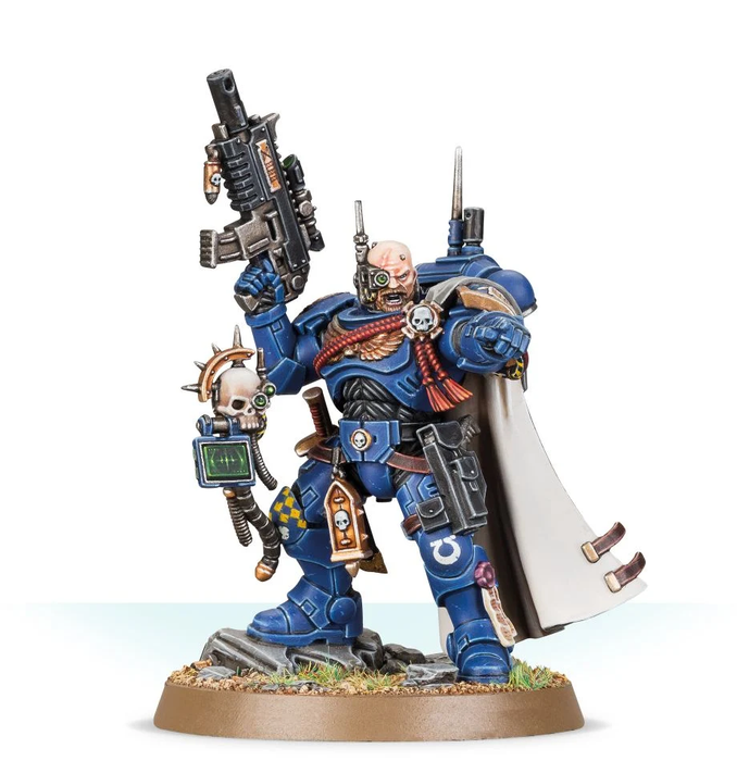 Space Marines: Captain in Phobos Armour